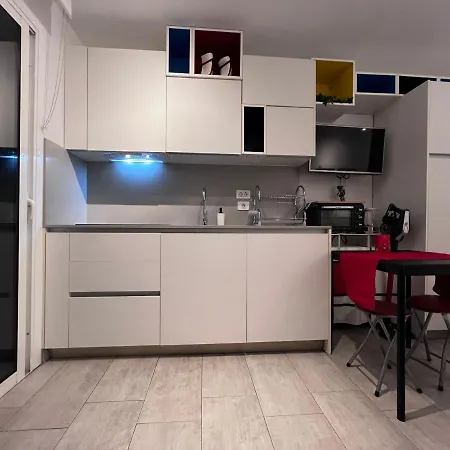 Aparthotel Estudio Mondrian *