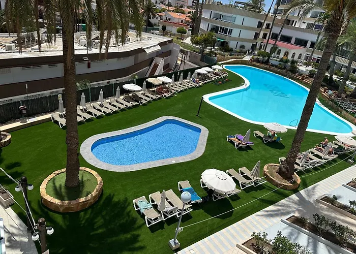 Estudio Mondrian 4*