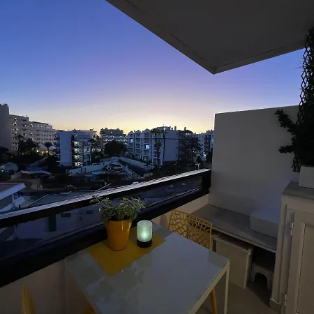 Appart hôtel Estudio Mondrian *