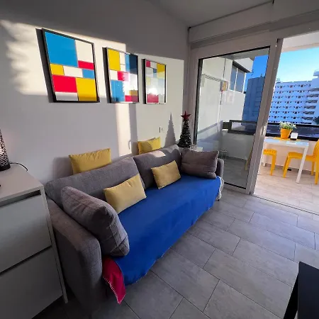 Appart hôtel Estudio Mondrian *