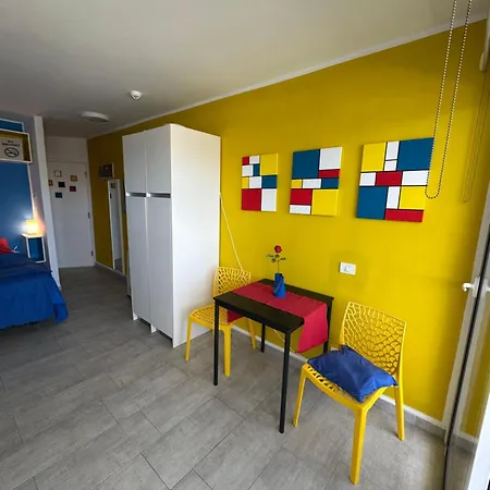 Estudio Mondrian * Playa del Inglés