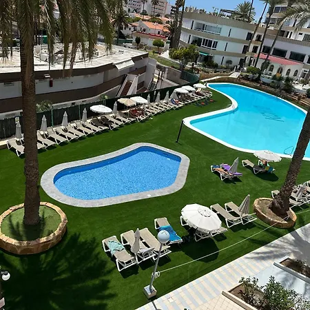 Estudio Mondrian 4*